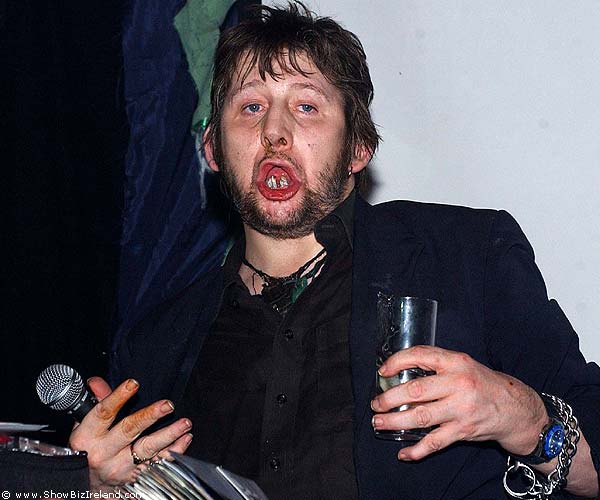 Managertrøbbel for Shane MacGowan