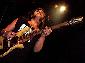 Lemmy er en fantastisk tøff vokalist, men onsdagens konsert med <b>Motörhead</b> i Spektrum var rett og slett litt for tynn.